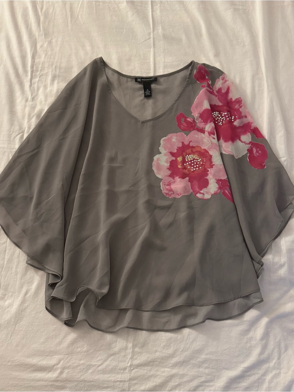 Cute Y2K gray chiffon poncho-style top with floral print and rhinestones size 12